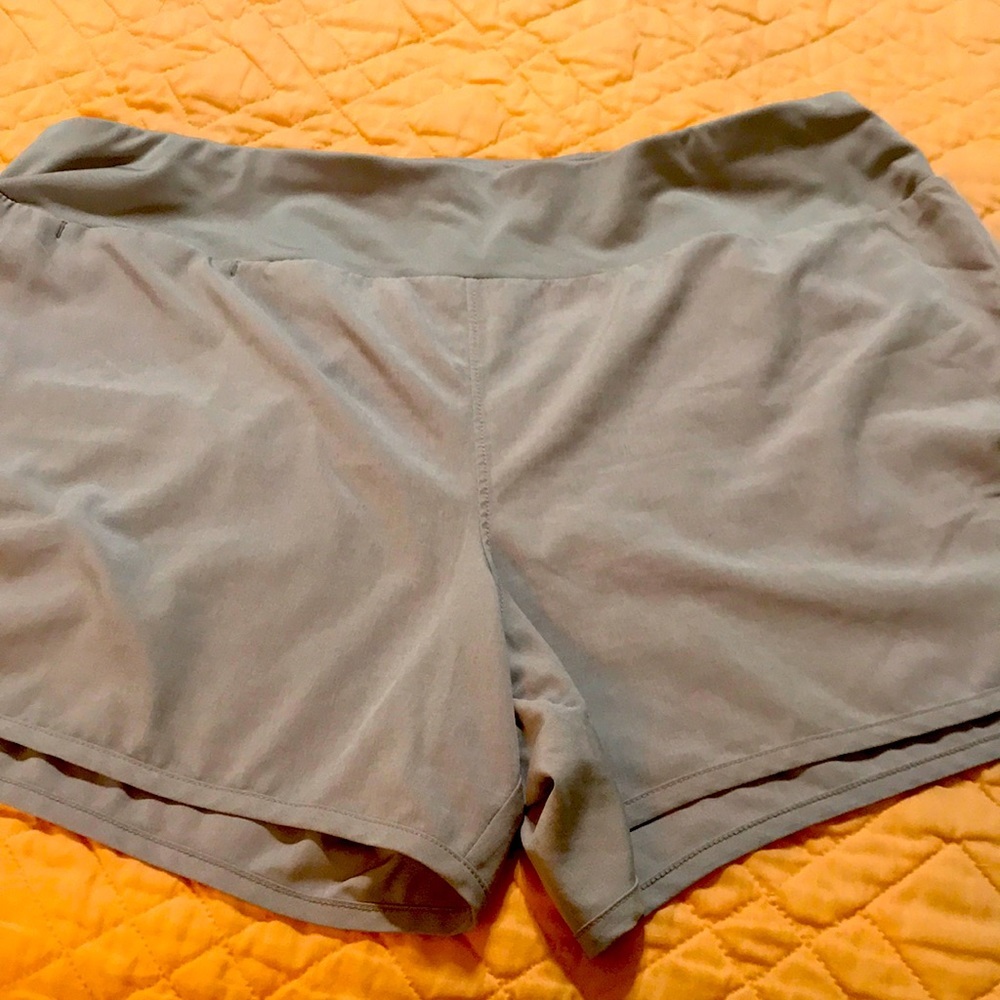 Women work out shorts